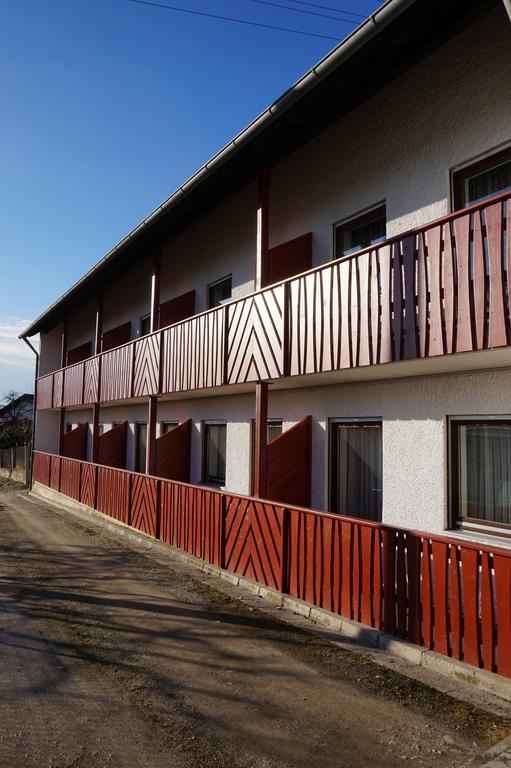 Pension-Metzgerei Hofer Inning am Holz Eksteriør billede